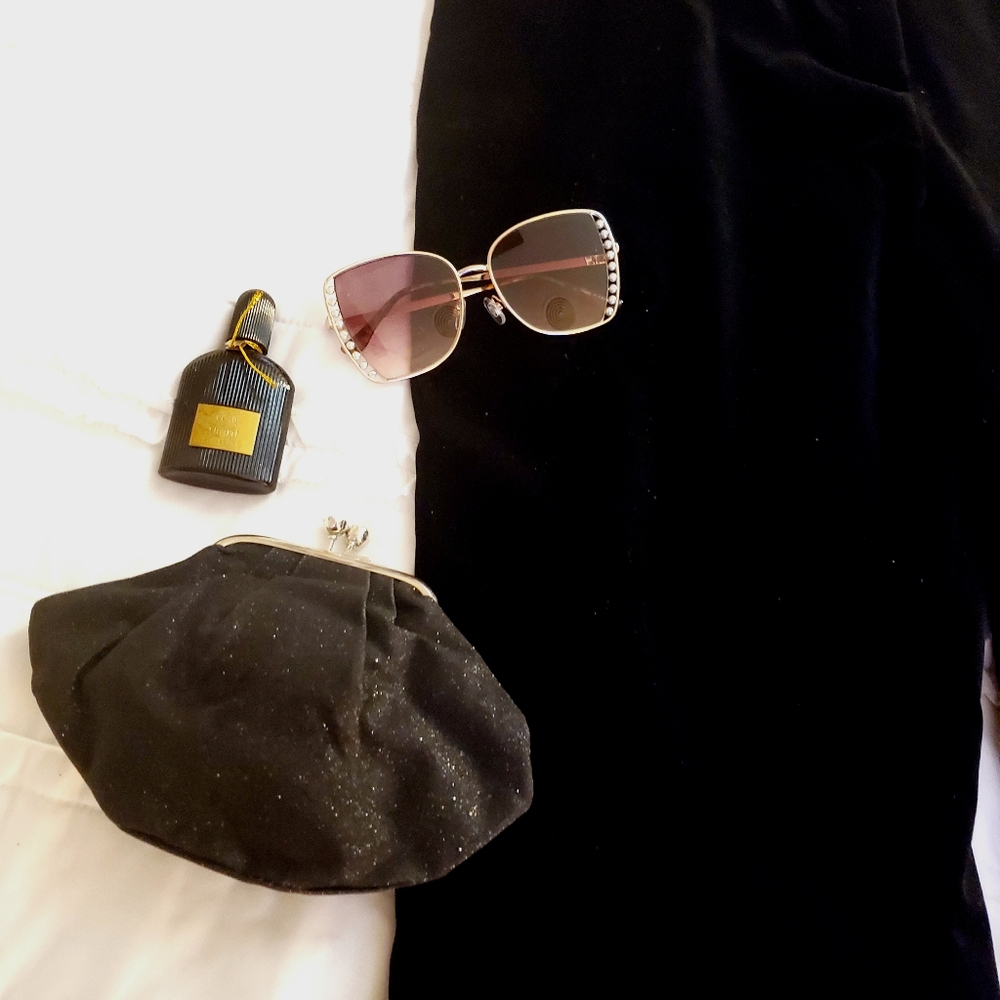 Escada zipper velvet pant without the stuff around it - Picture 5 of 10